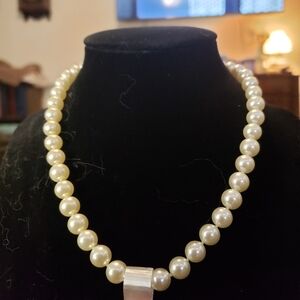 Elegant Pearl Necklace